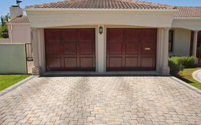 4 Reasons To Prefer Garage Door Specialist Instead Of DIY